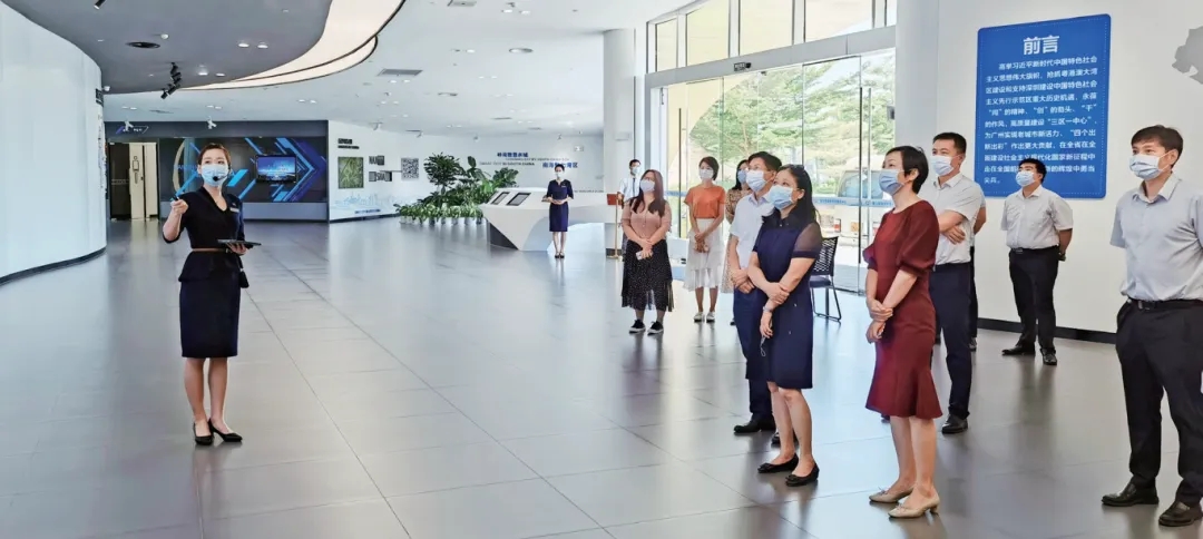 审计人员在南沙自贸区调研南沙港建设情况