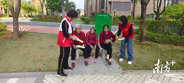 龙东社区植树9.jpg