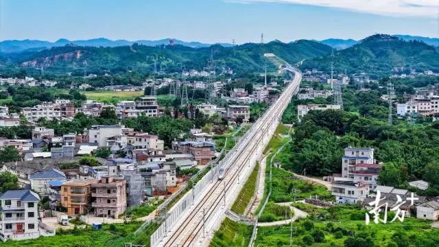 随着梅龙高铁开通，越来越多游客到梅州旅游，梅江区文旅市场被进一步激活。 南方日报记者 何森垚 摄