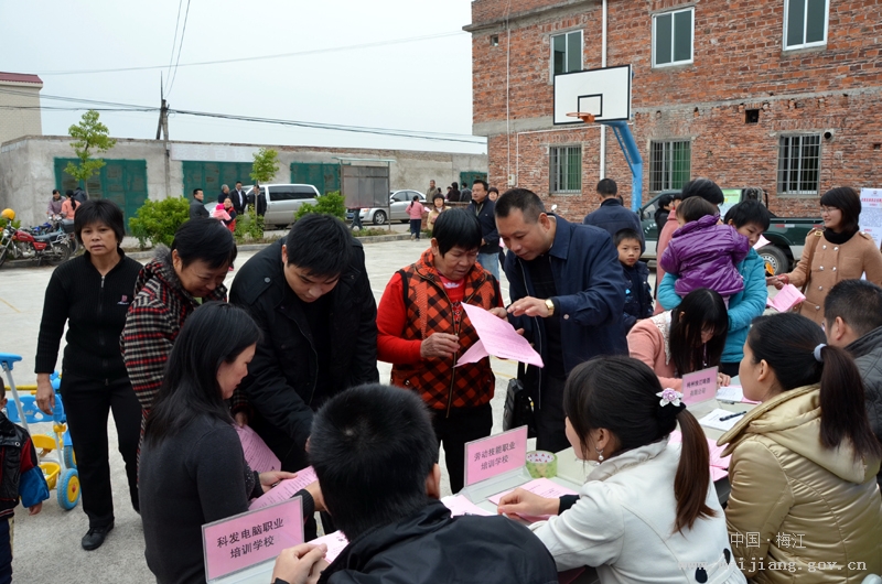青壮年劳动人口_谁能拯救日本劳动力缺口,移民还是机器人(3)